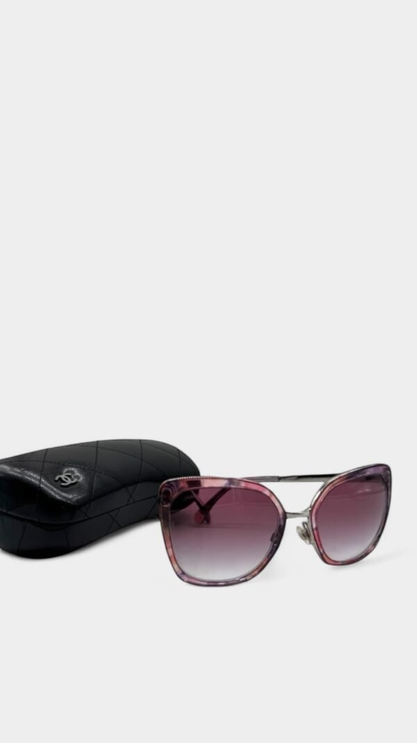 CHANEL  – SUNGLASSES CAT EYE PINK - Image 2